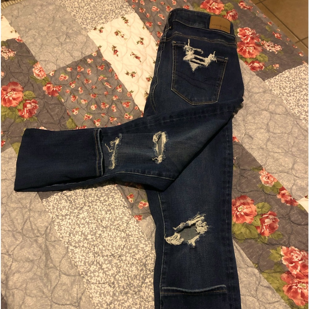 American Eagle skinny jeans distressed jeans